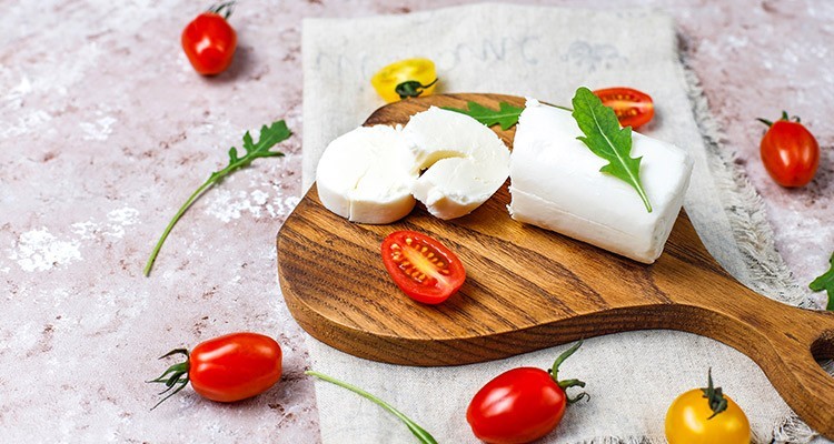 تدابیر مصرف پنیر در طب سنتی