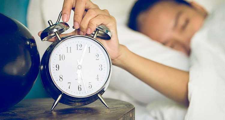 عوارض بی‌خوابی و درمان آن با طب سنتی