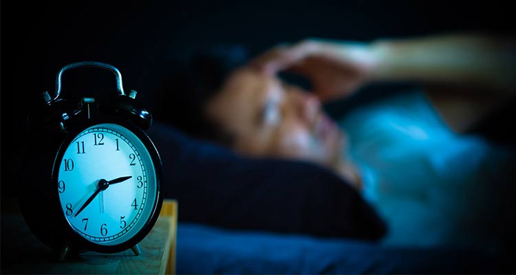 درمان بی خوابی با تدابیر طبیعی طب سنتی