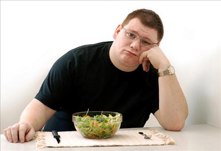 چرا من آب یا سالاد هم میخورم؛ چاق میشم؟