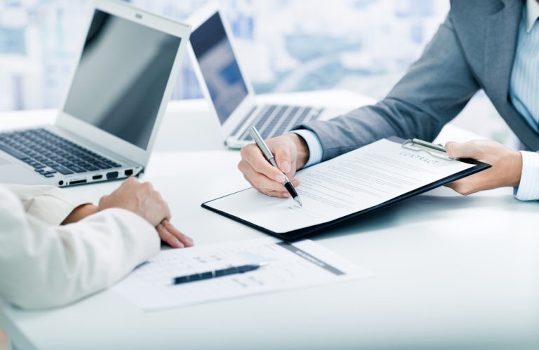 وکیل طلاق چگونه می ‌تواند از سلامت روان زوج ‌های جوان در طلاق مراقبت کند؟