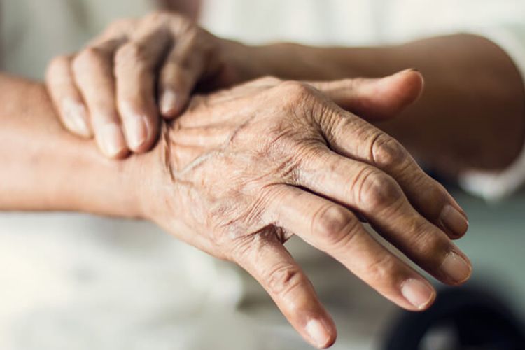 درمان لرزش دست به کمک طب سنتی