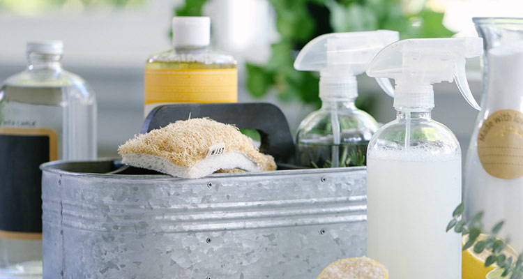 نظافت خانه با مواد شوینده و تمیزکننده طبیعی