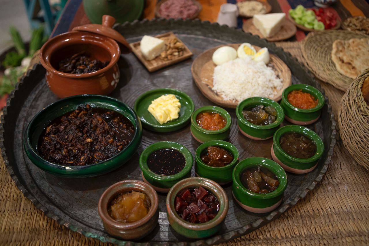 رشت، پایتخت خوراک ایران؛ سفری خوشمزه با قطار 1 بلیط قطار