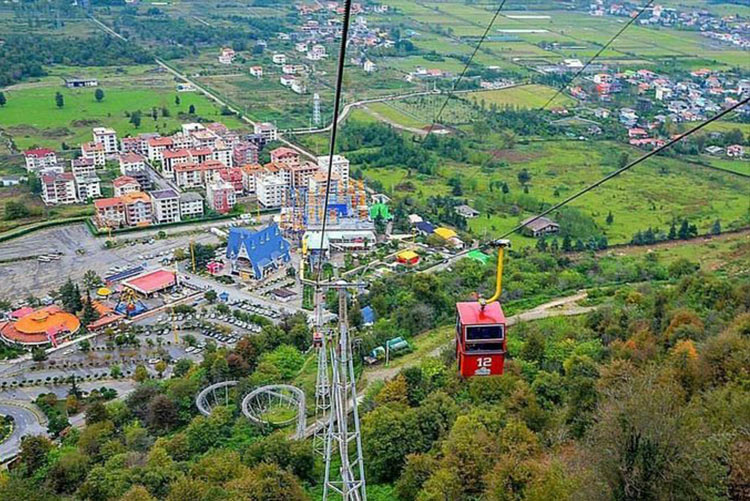 چه فعالیتهای تفریحی در ساری برای خانوادهها و کودکان وجود دارد؟ 2 فعالیتهای تفریحی در ساری