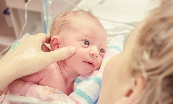 انواع زایمان طبیعی و سزارین: مزایا، معایب و انتخاب آگاهانه