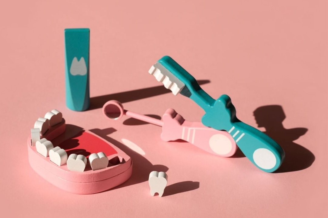 دندان شیری چیست؟ | تفاوت دندان های شیری و دائمی