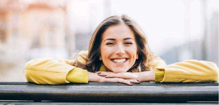 تأثیر شادی بر سلامت روان؛ چرا باید بیشتر بخندیم و خوشحال باشیم؟